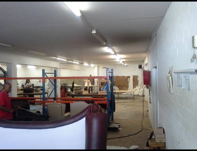1,337M² FACTORY TO LET IN WESTLAKE